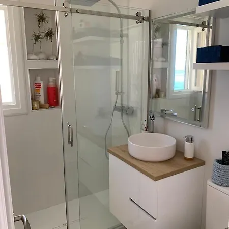 Primera Linea De Playa En Costa Apartamento